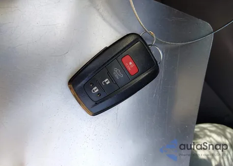 2021 Toyota Rav4 Xle z USA, uszkodzony, nr VIN 2T3P1RFV5MC197382